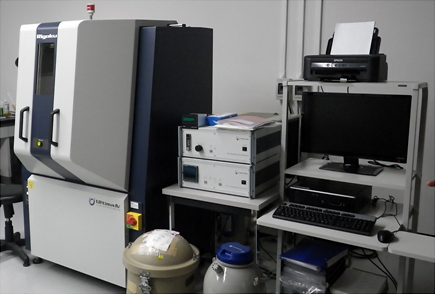 X-ray Diffractometer: Rigaku