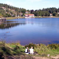 スウェーデンのとある湖畔の写真